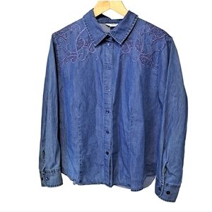 Alia petite | Blue denim color with shoulder embroidery button up